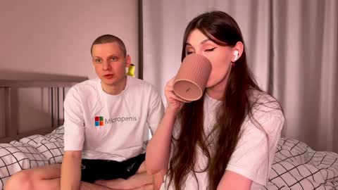 Snapshot of gethigh_ chatting on 12-09-24, 06:03 Liz and Mark online show from 12-09-24, 06:03