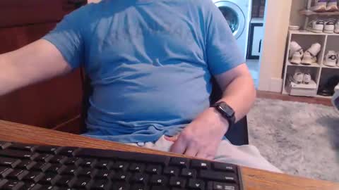 Snapshot of gethoggy chatting on 12-17-25, 05:08 gethoggy online show from 12-17-25, 05:08