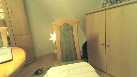 Snapshot of gh1969 chatting on 11-27-25, 03:47 gh1969 online show from 11-27-25, 03:47