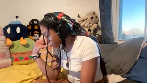 ghastgirlt_t online show from 10-30-25, 11:05