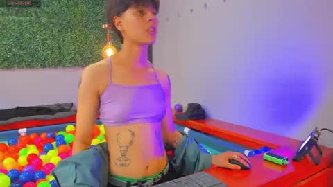 Your Girl  online show from 10-17-25, 08:22