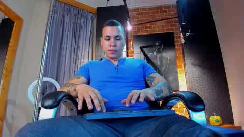 Snapshot of ghostman_1 chatting on 10-29-25, 11:34  1 online show from 10-29-25, 11:34