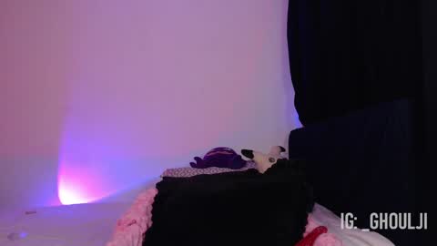 Snapshot of ghoulji chatting on 01-21-25, 04:32 Annie Im going to be offline from 29nov to 3dec online show from 01-21-25, 04:32