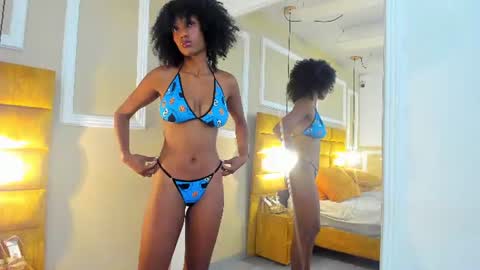 Snapshot of gia_bell chatting on 06-28-26, 01:06 gia_bell online show from 06-28-26, 01:06