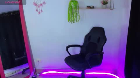 giaaaa   online show from 12-18-25, 11:22