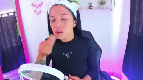 giaaaa   online show from 02-16-26, 06:48