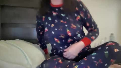 Snapshot of gia_is_horny chatting on 12-03-24, 09:01 The Queen of Squirt online show from 12-03-24, 09:01