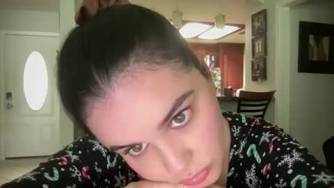 Snapshot of gia_is_horny chatting on 12-05-24, 08:11 The Queen of Squirt online show from 12-05-24, 08:11