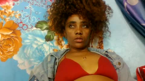 Snapshot of gialbloody chatting on 06-15-26, 02:47 gialbloody online show from 06-15-26, 02:47