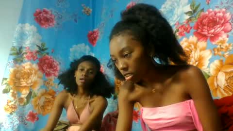 Snapshot of gialbloody chatting on 06-15-26, 04:53 gialbloody online show from 06-15-26, 04:53