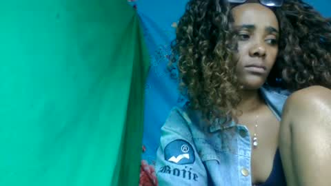Snapshot of gialbloody chatting on 06-30-26, 05:52 gialbloody online show from 06-30-26, 05:52