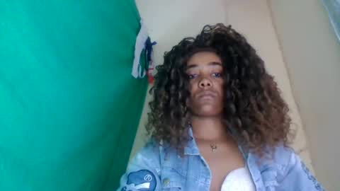Snapshot of gialbloody chatting on 07-13-26, 01:03 gialbloody online show from 07-13-26, 01:03