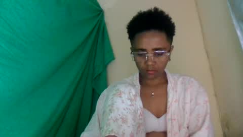 Snapshot of gialbloody chatting on 07-25-26, 11:08 gialbloody online show from 07-25-26, 11:08
