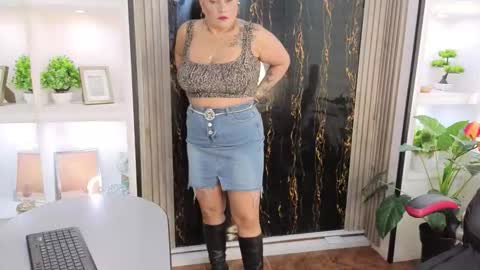 Snapshot of gianellacox chatting on 09-27-25, 01:27 online show from 09-27-25, 01:27