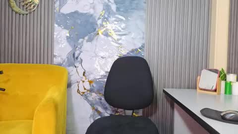 Snapshot of gianellacox chatting on 02-07-26, 12:42 online show from 02-07-26, 12:42