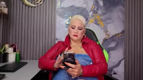 Snapshot of gianellacox chatting on 03-28-26, 10:15 online show from 03-28-26, 10:15