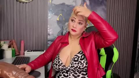 Snapshot of gianellacox chatting on 03-31-26, 11:21 online show from 03-31-26, 11:21