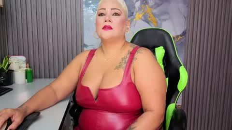 Snapshot of gianellacox chatting on 04-29-26, 12:09 online show from 04-29-26, 12:09