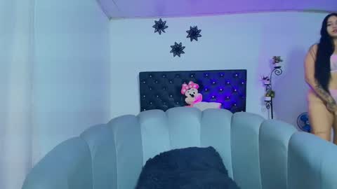 Giana Roberts online show from 11-29-25, 10:51