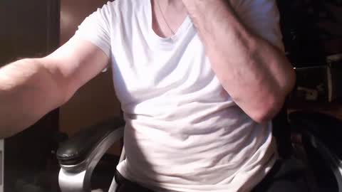 Gianni9000000 online show from 02-04-25, 08:49