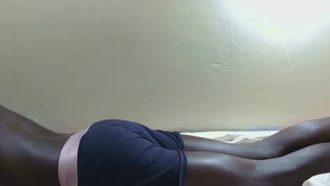 Snapshot of giant_couple chatting on 02-10-26, 01:43 giant_couple online show from 02-10-26, 01:43