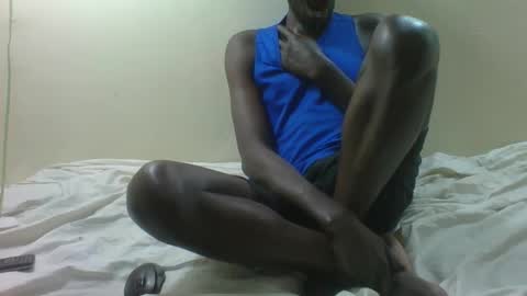 Snapshot of giant_couple chatting on 02-12-26, 02:28 giant_couple online show from 02-12-26, 02:28