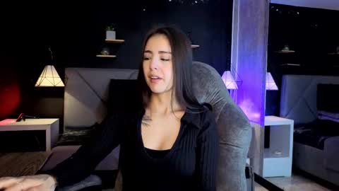 Gia online show from 10-21-25, 01:12