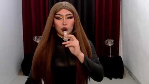 Snapshot of giaxxx01 chatting on 02-09-25, 05:40 Gia X online show from 02-09-25, 05:40