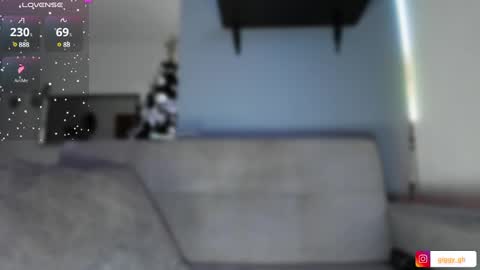 Snapshot of giggy_ chatting on 12-06-24, 10:08 Giggy online show from 12-06-24, 10:08