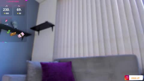 Snapshot of giggy_ chatting on 01-15-25, 05:37 Giggy online show from 01-15-25, 05:37