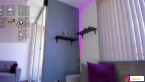 Snapshot of giggy_ chatting on 01-18-25, 05:04 Giggy online show from 01-18-25, 05:04