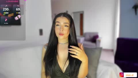 Snapshot of giggy_ chatting on 02-03-25, 12:36 Giggy online show from 02-03-25, 12:36