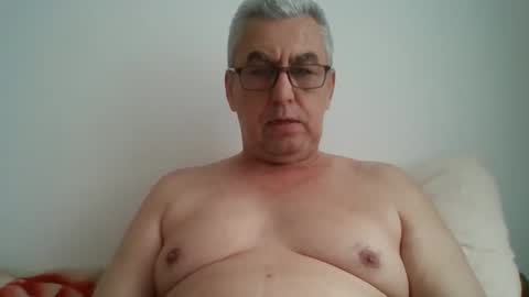 Snapshot of gigi1970 chatting on 04-12-26, 09:03 gigi1970 online show from 04-12-26, 09:03