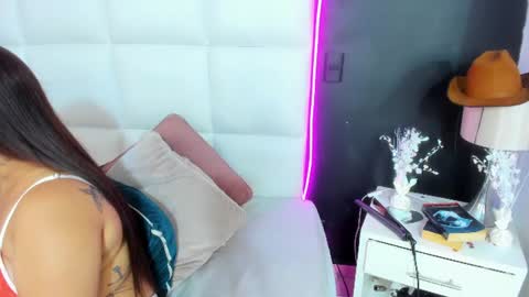 Snapshot of gigi_duran chatting on 07-15-26, 12:10 Gigi online show from 07-15-26, 12:10