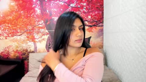 Snapshot of gigi_gilt_ chatting on 02-15-25, 07:16 Gigi 3 online show from 02-15-25, 07:16