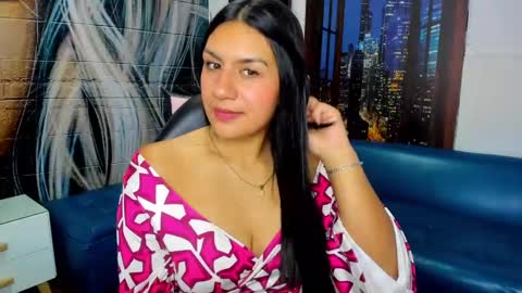 Snapshot of gigi_gilt_ chatting on 03-02-25, 01:05 Gigi 3 online show from 03-02-25, 01:05