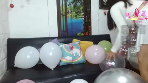 Snapshot of gigi_gilt_ chatting on 12-18-25, 04:40 Gigi 3 online show from 12-18-25, 04:40