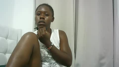 Snapshot of gigi_thehuntress chatting on 03-10-25, 01:21 franciscar online show from 03-10-25, 01:21