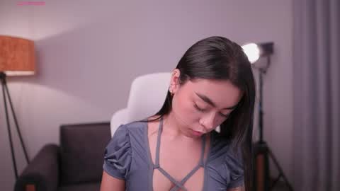 Snapshot of gigilee_ chatting on 05-25-26, 01:55 GIGI online show from 05-25-26, 01:55