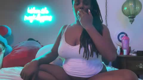 Snapshot of gigimcfee chatting on 09-14-25, 07:51 G Money online show from 09-14-25, 07:51