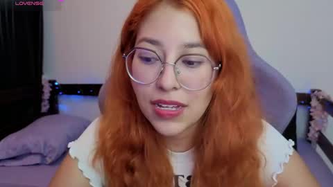 Snapshot of gigimooon chatting on 05-24-26, 12:15 gigimooon online show from 05-24-26, 12:15