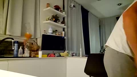 Snapshot of gigis111 chatting on 01-19-25, 11:32 gigis111 online show from 01-19-25, 11:32