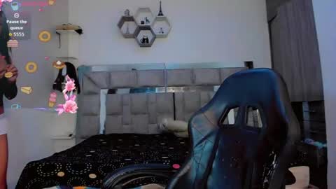 Snapshot of gigitremblay chatting on 07-12-26, 11:29 gigitremblay online show from 07-12-26, 11:29
