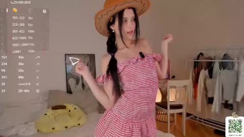 Mia online show from 12-15-25, 08:07