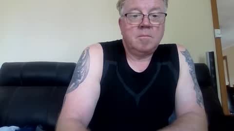 Snapshot of gimmmieoooo chatting on 02-08-26, 01:53 gimmmieoooo online show from 02-08-26, 01:53