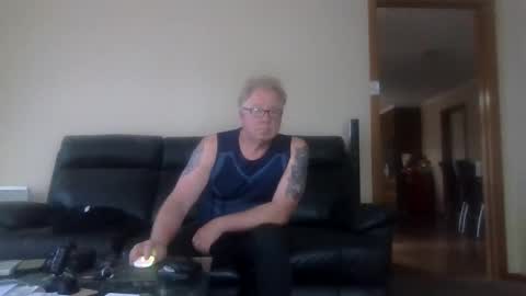 Snapshot of gimmmieoooo chatting on 02-22-26, 06:13 gimmmieoooo online show from 02-22-26, 06:13