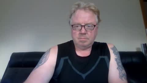 gimmmieoooo online show from 04-10-26, 07:02