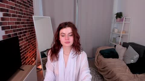 Snapshot of gin_yoon chatting on 12-08-24, 12:41 Gin online show from 12-08-24, 12:41