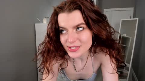 Snapshot of gin_yoon chatting on 02-07-25, 06:24 Gin online show from 02-07-25, 06:24