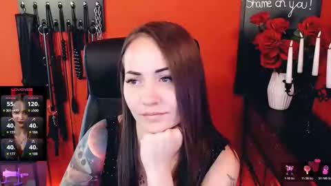 Snapshot of gina_hotlick chatting on 05-15-26, 04:30 gina_hotlick online show from 05-15-26, 04:30